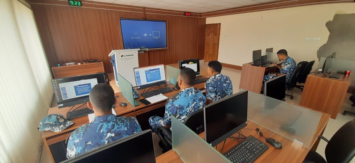 UNODC_BMB's tweet photo. 📢 #HappeningNow! @UNODC_MCP in #Bangladesh 🇧🇩 commences Pierside #VesselSearch Techniques (#PVST) Course for Instructors to #BangladeshCoastGuard for 4️⃣ officers to boost their search capabilities to counter illicit trafficking at sea!
Funded by #Japan 🇯🇵
#BorderManagement https://t.co/12Q46IwfZj