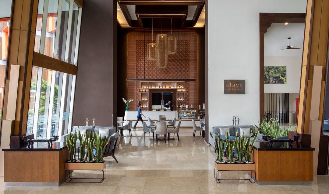 Why work from home when you can work from Ataya ❗️

a Cozy coffee spot to get productive while being surrounded by the beautiful views of Sentul City 🌳🌳🌳