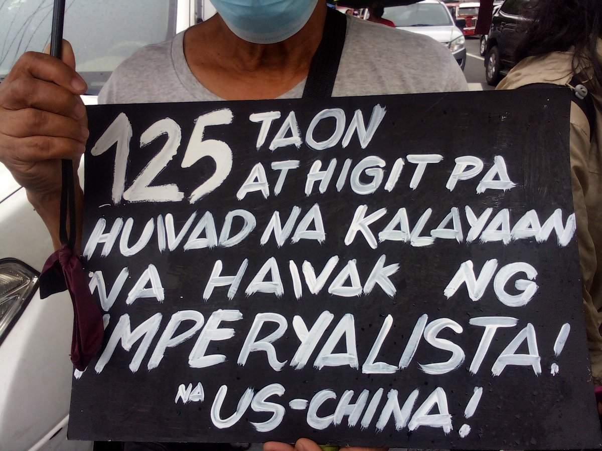 anakbayanncr_'s tweet photo. ARAW NG HUWAD NA KALAYAAN!
Isang kalayaang ipinagkaloob ng konstitusyon ang mag-kilos-protesta kaya naman ngayong ika-12 ng Hunyo ay nagtungo ang iba't ibang mga progresibong organisasyon sa Chinese Consulate at sa US Embassy—
#AtinAngPinas
#USChinaLayas
#DefendPHSovereignty https://t.co/9diqcijvZe