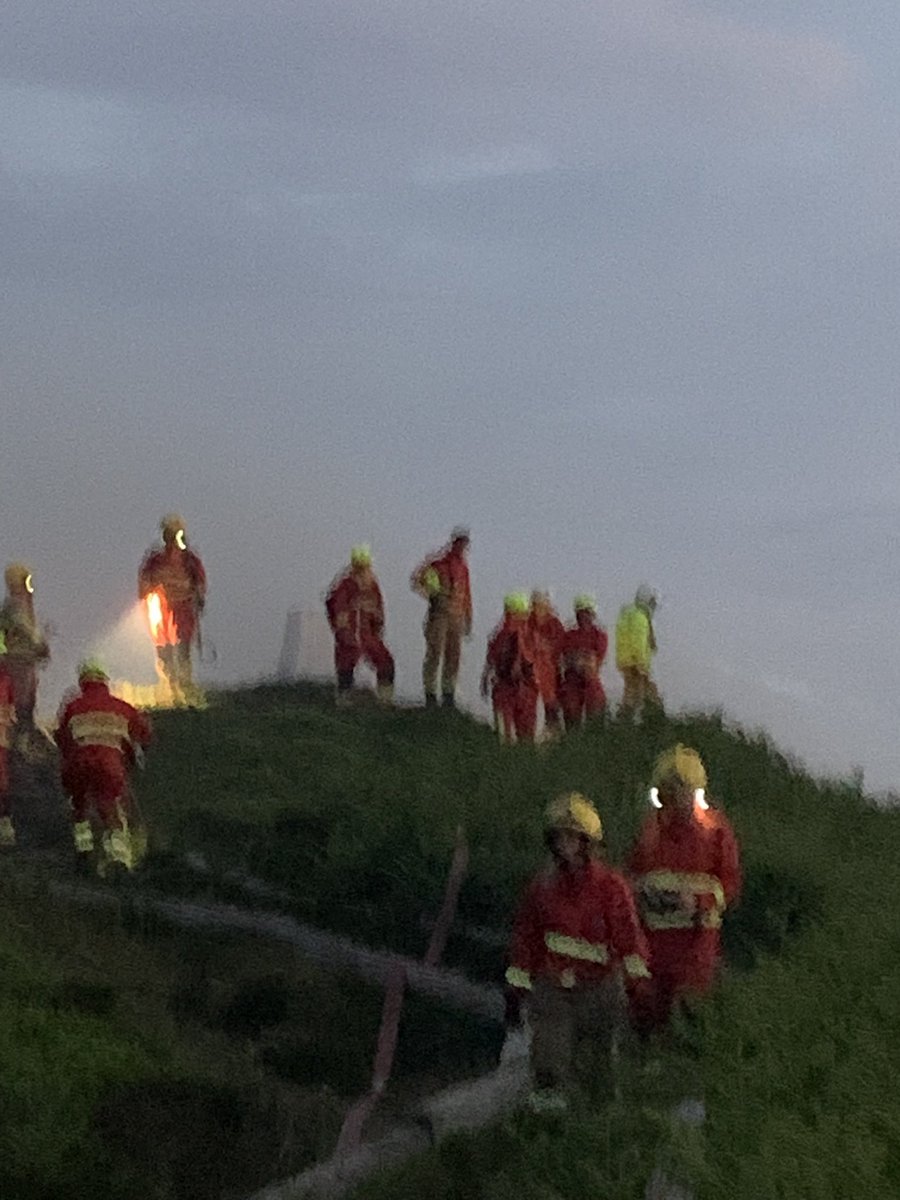 patrickhart80's tweet photo. Call Out to a fire in the open at 3am this morning. Cause - a disposable BBQ. #cloudside #grassfire #cheshire 🔥🔥🔥🔥🔥🔥🔥🔥🔥🔥🔥🔥🔥 https://t.co/gLNblTIY6j