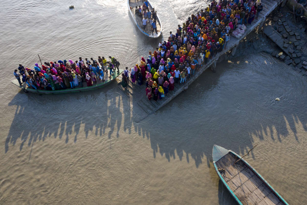 Climate Crisis Could Push a Third of Humanity From Most Livable Environment Photograph: @auni_auniket #climatechange #Bangladesh #migration #climatemigration #ClimateRefugees