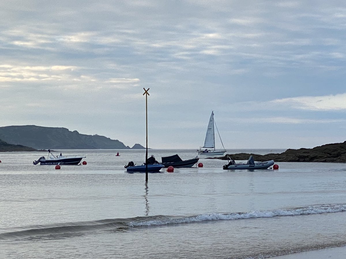 ostizeuropean's tweet photo. Monday morning, first light. Heavy, still air as yacht glides out of Salcombe Harbour @SouthSandsHotel https://t.co/z1MnusXjFS