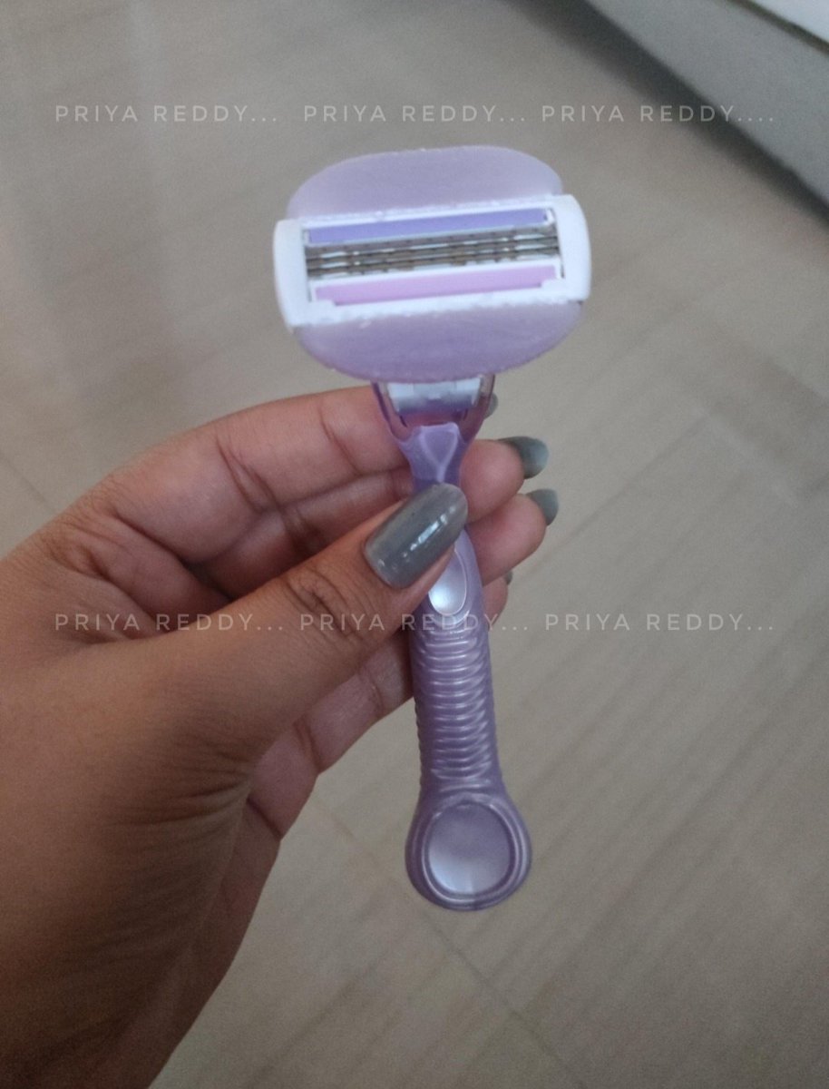 కొత్త రేజర్ కొన్నాను....
ఎక్కువ Votes పూకు షేవ్ చెయ్యు అని వేస్తున్నారు.... షేవ్ చేసే మీకు చూపిస్తా లే....
#Retweet చెయ్యండి...