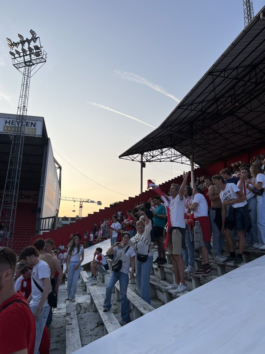 Maaijen's tweet photo. @official_rafc https://t.co/dcWIX1rftV