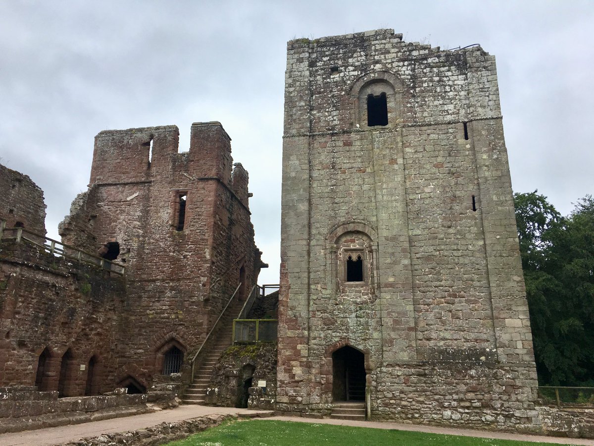 #MedievalMonday Goodrich castle in the Welsh marches. Unlike some fancified later castles, this was built for conflict and control in a febrile region