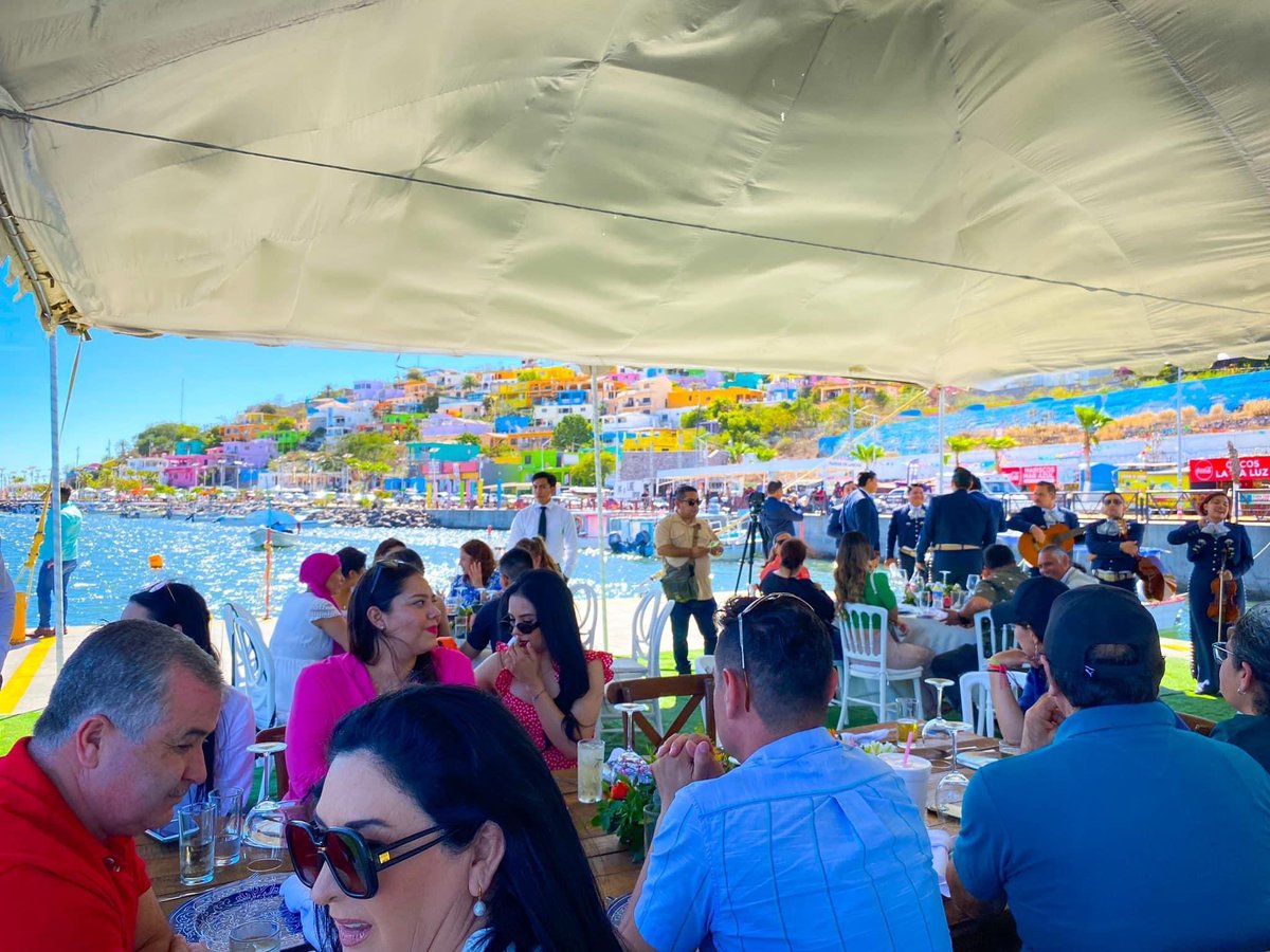 Un gusto recibirlo en #LosMochis #Topolobampo #Ahome Subsecretario de #Turismo de #México <a href="/hhh1951/">Humberto Hernández Haddad</a> lo esperamos  pronto de regreso📍✈️
