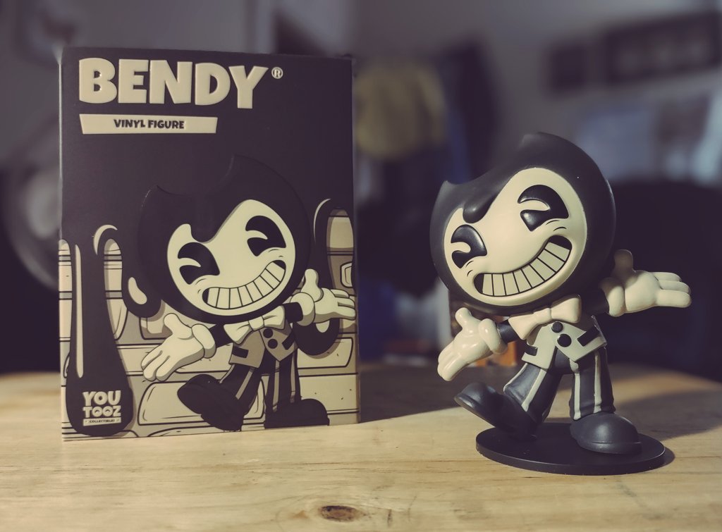 While I'm at it, here's my Bendy Youtooz in its full glory!!