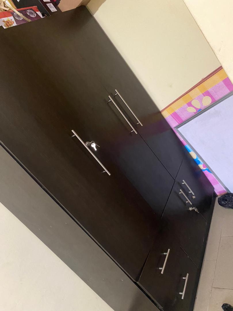 DECLUTTER ITEMS

1. Hisense 55inch curve smart TV - ₦225k
2. Sound bar - 95k  
3. Centre table - 35k 
4. Wardrobe - 70K
5. Shoe rack - 28k 
6. Dresser - 35k 
7.  4 & half bed frame - 60k 
8. TV shelf - 50K
9. Bintaone wall Stablizer - 50k

PICK UP LOCATION: IKORODU, LAGOS