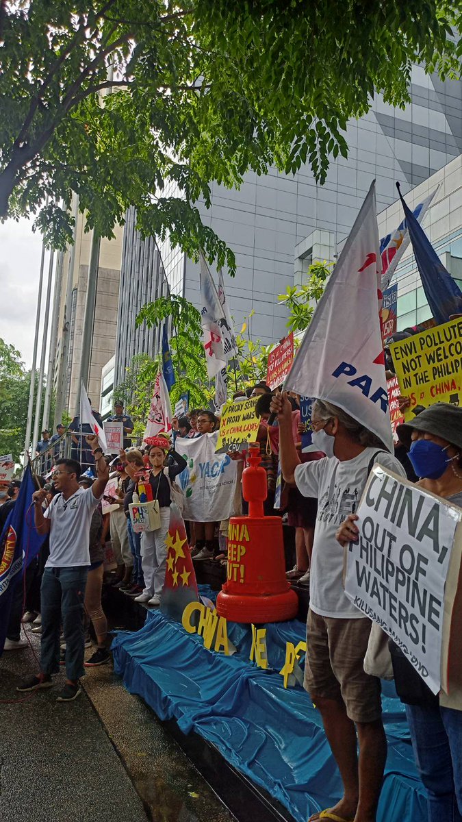 ABMendio's tweet photo. ATIN ANG PINAS, US-CHINA LAYAS!

Sa ika-125 paggunita sa Araw ng Kalayaan, ipinaabot sa malawak na hanay ng masang Pilipino ang huwad na pagtasama sa ating kalayaan sa patuloy na pananatili ng dayuhang kontrol sa bansa. Makibaka para sa pambansang demokrasya!

#AtinAngPinas https://t.co/Bm9mEn6UXw