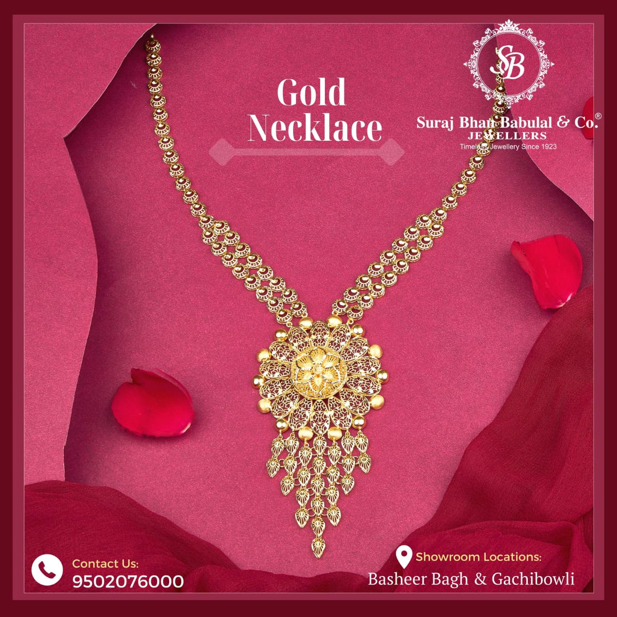 Embodying the essence of luxury with this exquisite gold necklace. 💎✨
For inquiries please contact-9502076000.
#goldnecklace #JewelryLove #LuxuryJewelry  #TimelessPiece #FineJewelry #StatementPiece #HighEndJewelry #classicbeauty #surajbhangachibowli #surajbhanjewelleryhub