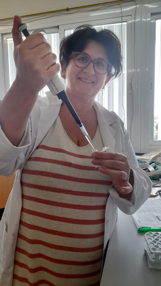 IESSanAlvaro's tweet photo. La pasada semana nuestras compañeras Patricia Arrvalillo y Rosa Martínez participaron en unos talleres de formación para profesorado de ciclos formativos de Sanidad y Química.

#ContinuaFormación https://t.co/c1viaAno9K