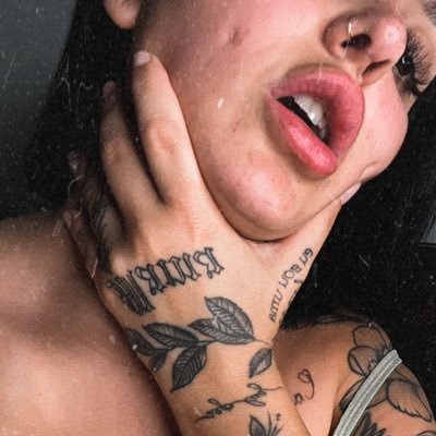 #NewProfilePic https://t.co/76aq2NxZkZ<a href="/tag/newprofilepic"class="tags">#NewProfilePic</a>