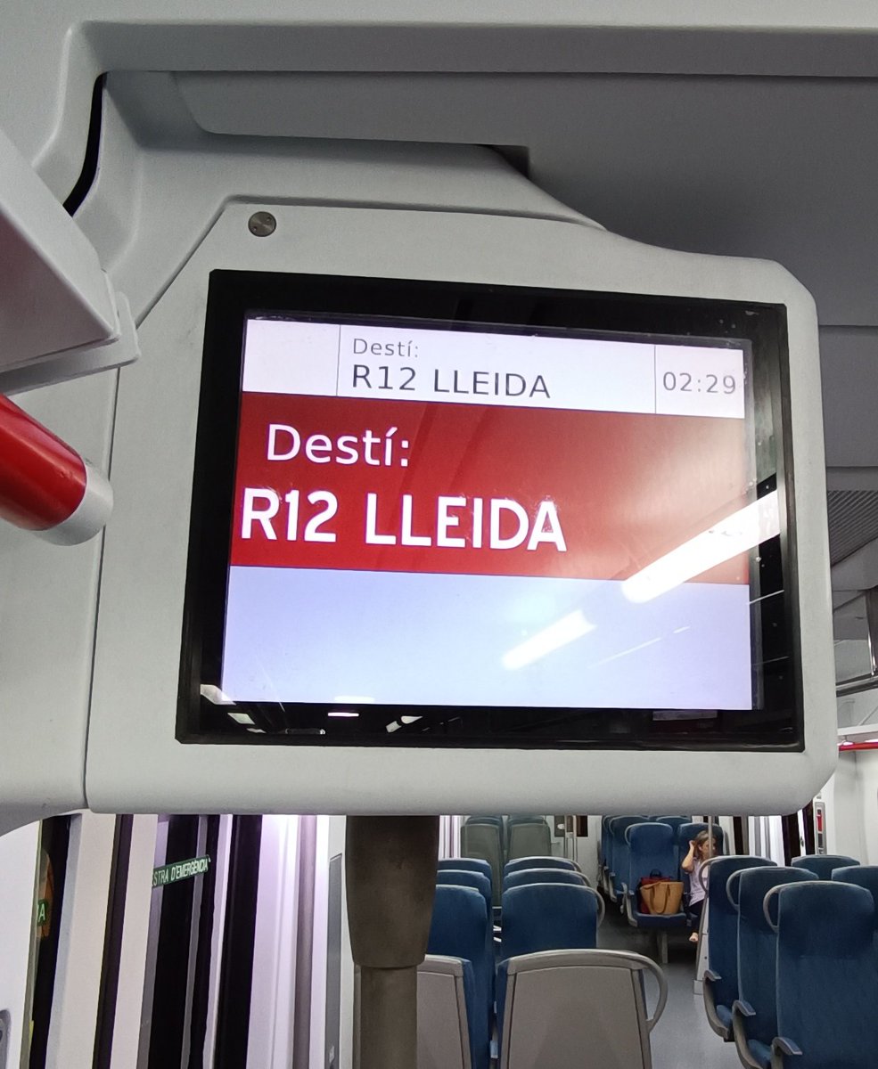 El nou R12 nocturn a Lleida, ja deia jo que tinc tanta son. 🫠🫠🫠 #rodalies