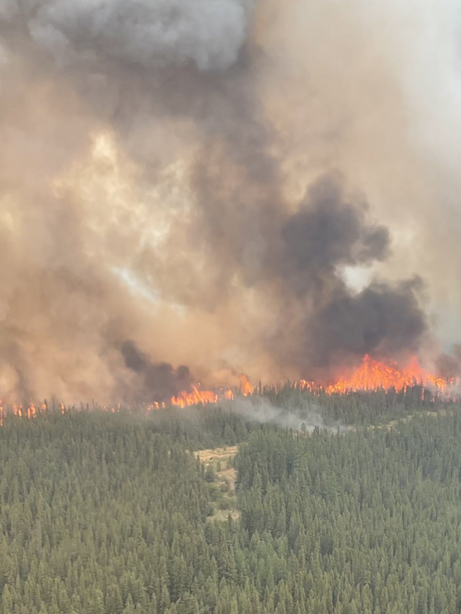 “Great to see FFMVic support rolling in. My IMT is going to be taking over a complex of fires this week, known as Long Lake . Another very active fire day yesterday. We’ve done some great work with First Nations communities which has been a great experience for us PB, @DEECA_Vic