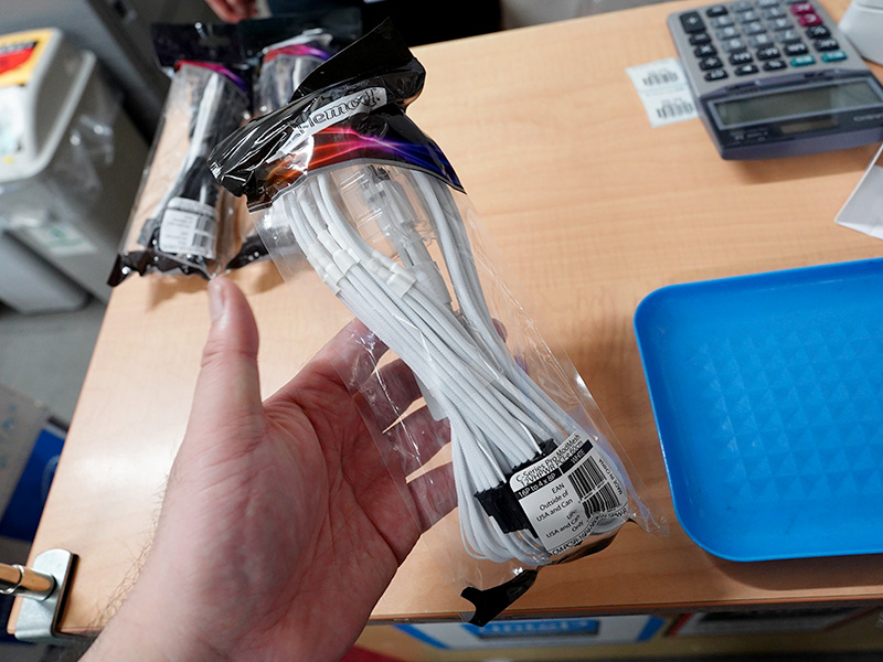 watch_akiba's tweet image. 更新：CORSAIRやASUS/Seasonic電源対応の12VHPWRスリーブケーブル akiba-pc.watch.impress.co.jp/docs/news/news… #自作PC #CableMod