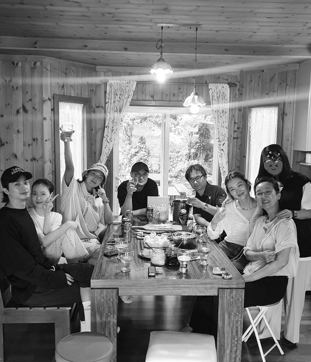 M00NCHAEWON's tweet photo. 230612 actor_jg instagram update with moon chaewon
#MOONCHAEWON #문채원 https://t.co/S5MOND4BPk