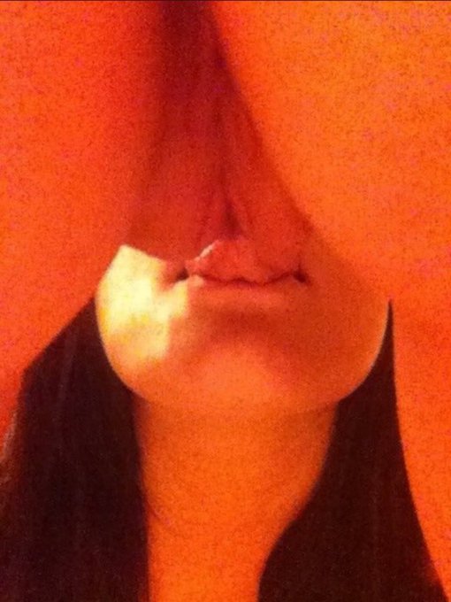 Lola Jones’s pics and videos