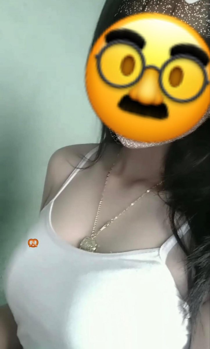 ngwhnav's tweet photo. đi bơm dú 🥺😂 https://t.co/tb2z0PqYhM