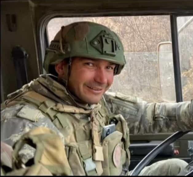 Pençe-Kilit Harekatı Bölgesinde şehit düşen Piyade Uzman Çavuş Cem Ahmet Kaya’ya ve Piyade Uzman Çavuş Halil Şahin’e Allah'tan rahmet, yakınlarına ve aziz milletimize başsağlığı diliyorum. Ruhları şad, mekanları cennet olsun.