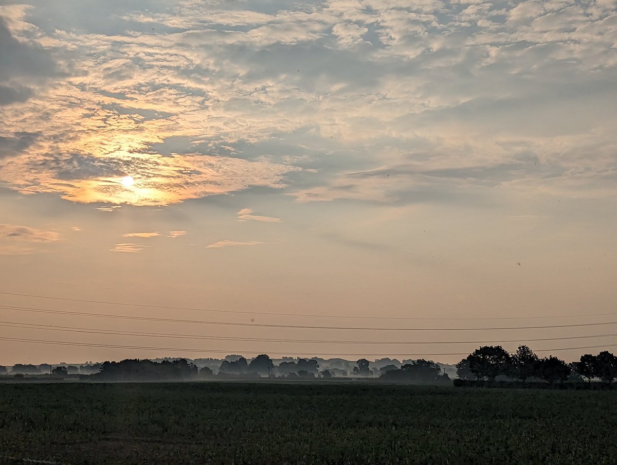 Early starts in the summer aren’t quite so brutal 🌅

There was something particularly mystical about Oxfordshire at the crack of dawn this morning