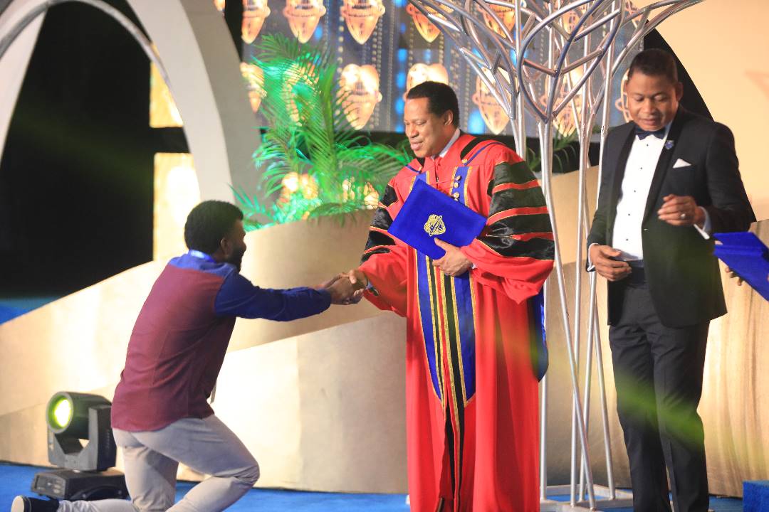 Uhiothesia tweet media