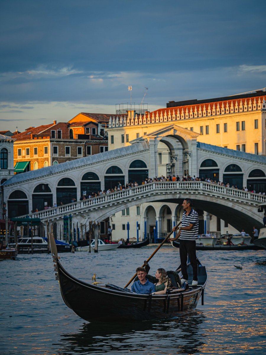 alvadorta's tweet photo. Atardeceres con magia
Un paseo en Góndola? Mira esta imagen y transpórtate hasta Venecia

#venecia #veneto #Italia https://t.co/DFZUxjnGY0