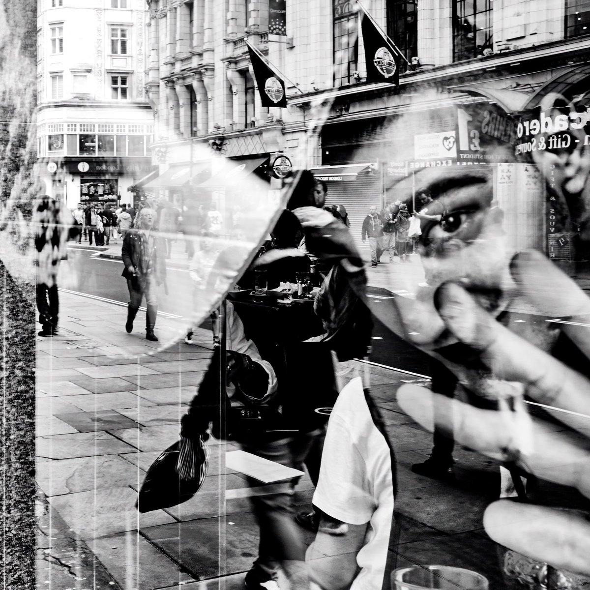 sambenari's tweet image. From the series Through The Window
Untitled, London 2017

#streetphotography #london #throughthewindow