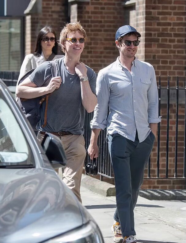 Old friends #EddieRedmayne and #AndrewGarfield catch up in London recently!