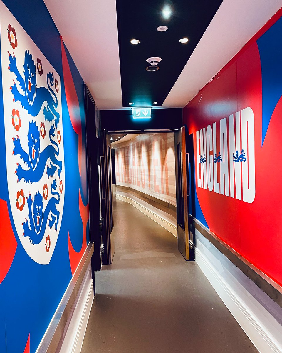 Old Trafford is stripped and ready for @England 🖌️

#MUFC || #ThreeLions