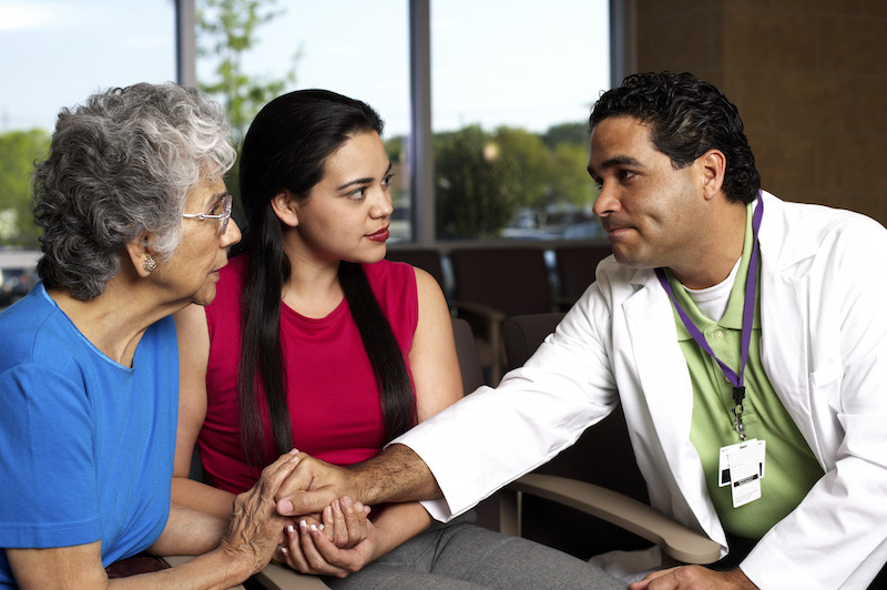 UpToDate's tweet photo. Language barriers along with regional and cultural differences can threaten quality of care, outcomes and patient experience. Read our Expert Insight to discover how drug reference and #ClinicalDecisionSupport tools can help. https://t.co/yJxV3J3zcc #Lexicomp https://t.co/gWtTU4DdJj