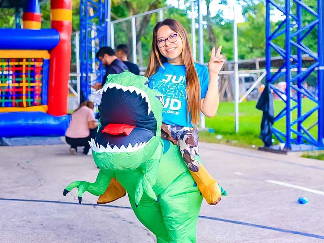 DrBryanOrellana's tweet photo. Gracias al alcalde @RobertoAlasSV y a toda la estructura @NuevasIdeasSJO por todo el apoyo para que el evento fuera todo un éxito 💯 

Esta semana venimos con dos #NITFLIX más para nuestras familias porteñas 🥳🙌🏼🙌🏼 https://t.co/DY9MgJDQXY