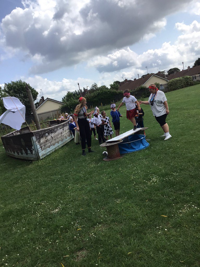 MowmacreHill's tweet photo. Year 1 enjoyed Pirate day today!🖤🏴‍☠️ They learnt all about the story of Red Paint Ruby and helped her to find the lost map! The children also enjoyed making their own costumes, as well as walking the plank!💦 @MattSPeet @Mrs_Hackett_DHT @missimmyn https://t.co/pkpci0ihGB