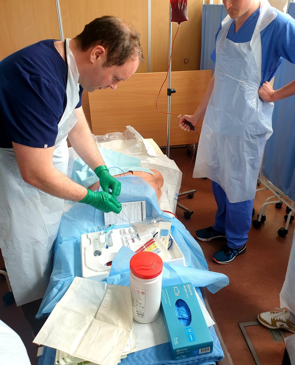 saemasaeed's tweet photo. It's a wrap!
Excellent collaborative effort by @ed_tuh and cardiology.
We might not see it often, but it is crucial to know how to diagnose and make the decision timely to manage cardiac tamponade. The procedure is the easy bit ππ»
#haloprocedures
#deliberatepractice
#nofear https://t.co/ChLflXrxwb