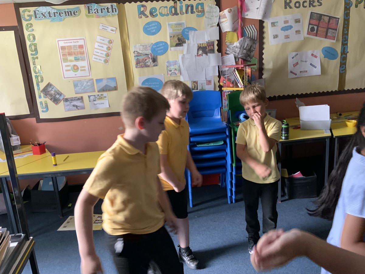HurstKnollY3's tweet photo. Our area for exploration today was Moves - how can we express ourselves through movement? We had a great afternoon in Y3! https://t.co/reqLDHmOil