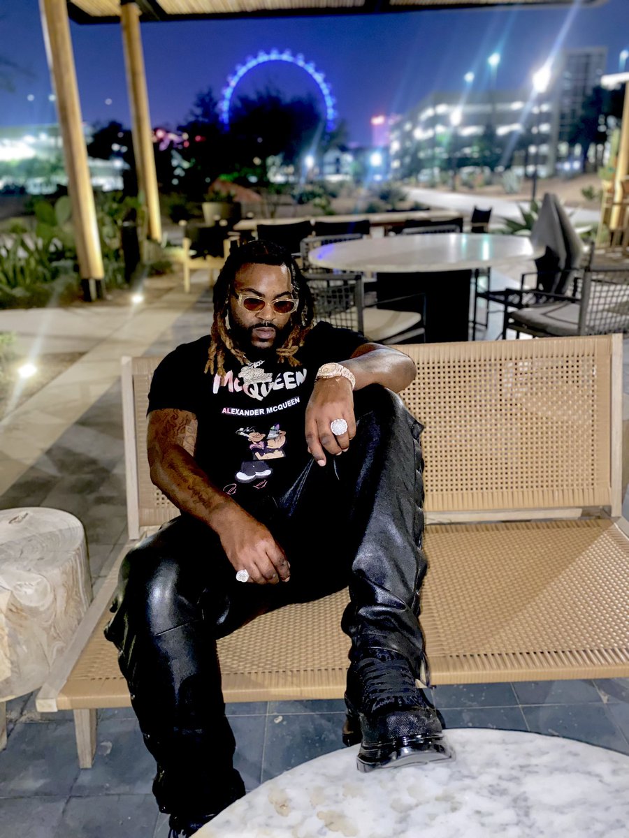 strong25283's tweet photo. Happy Birthday 🎂 to me #gemini♊ Whole lotta flava Poppin 💩 putting that Water 💦 on daily https://t.co/gmTBeEUkcO
