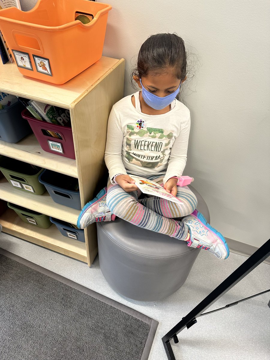 Thank you so much to <a href="/UnitedWayRegina/">United Way Regina</a>. We absolutely love our new library. We now have cozy furniture and lots of good-fit books to enjoy! All leaders in our classroom appreciate your generosity! <a href="/Connaughtcomets/">Ecole Connaught</a>
