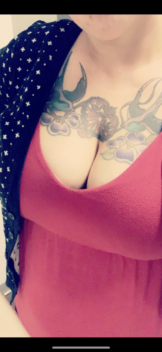 VixenTatted's tweet photo. Hope everyone is having a great start to the week.... And if you aren't, I hope my boobs cheer you up 😜😈 #onlyfans #tattedvixen #sexy #influencer #onlyfansgirl #onlyfanscreator #bigboobs #giantess  #freespicycontent  #selfie

https://t.co/Lm1VsgR0f0 https://t.co/9jvTAsJtC9