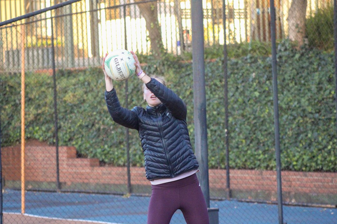 NetballUj's tweet image. 𝗨𝗻𝗶𝘃𝗲𝗿𝘀𝗶𝘁𝘆 𝗦𝗽𝗼𝗿𝘁 𝗦𝗼𝘂𝘁𝗵 𝗔𝗳𝗿𝗶𝗰𝗮 (𝗨𝗦𝗦𝗔) 𝗡𝗲𝘁𝗯𝗮𝗹𝗹 𝗰𝗵𝗮𝗺𝗽𝗶𝗼𝗻𝘀𝗵𝗶𝗽𝘀 𝟮𝟬𝟮𝟯

New week✅Same goals✅ and we are grabbing the opportunities with both hands🧡🖤🏐

#UJAllTheWay #UJNetball #USSAChamps #USSANetball #OrangeArmy