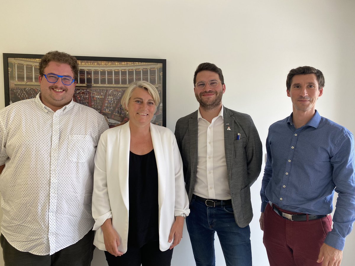 🏥 Je recevais cet après-midi en circonscription les membres de la commission #DocTour de la <a href="/jceorleans/">JCE d'Orléans</a>.
🩺 Échanges riches sur leurs actions contre la désertification médicale et en faveur de l'attractivité des médecins.
👏 Bravo pour votre engagement pour notre territoire,