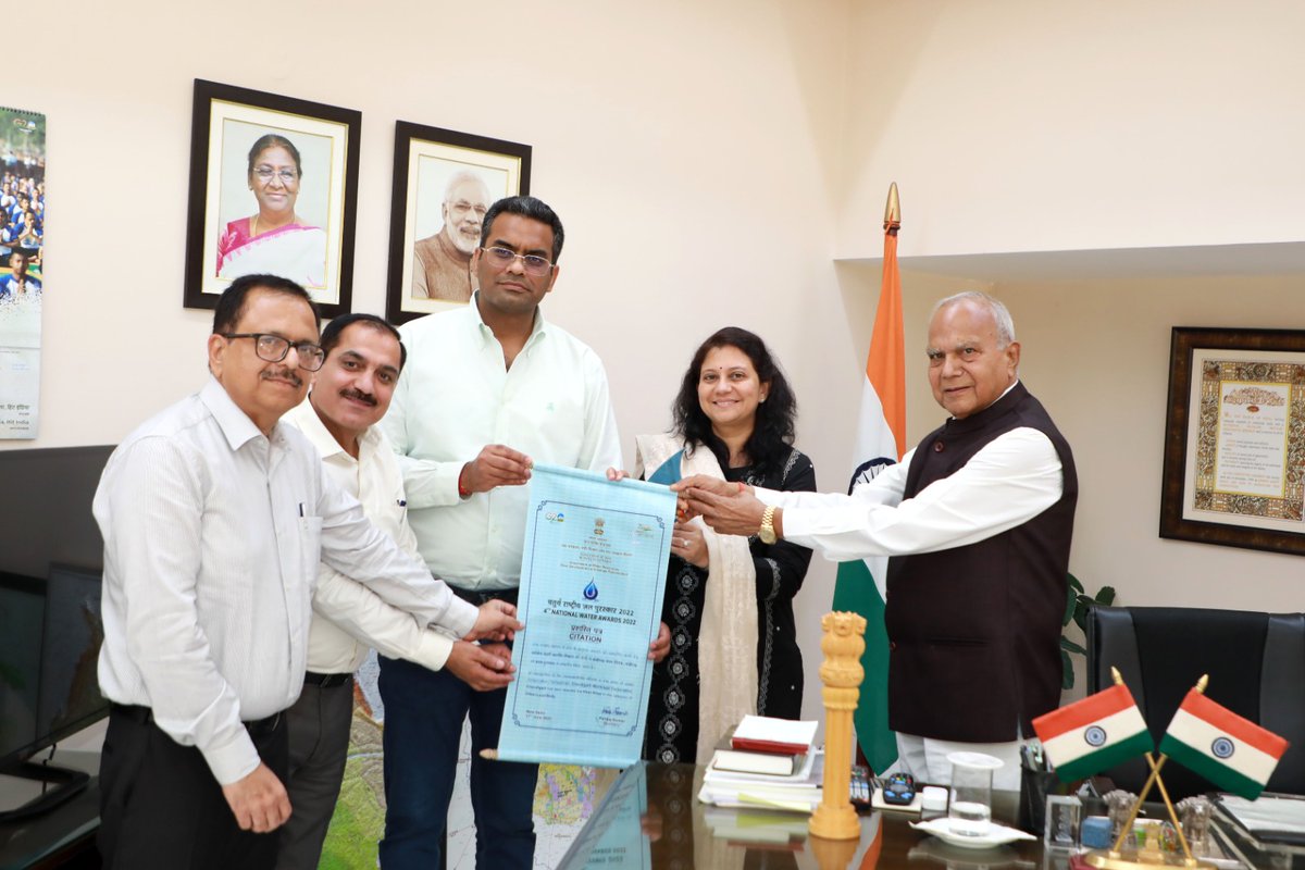 A Proud Moment !!

Sh. Banwari Lal Purohit, Honorable Administrator, Chandigarh Congratulated the team for being Awarded as the Best ULB in 4th National Water Awards 2023

#NationalWaterAwards
#NationalWaterAwardsMcc