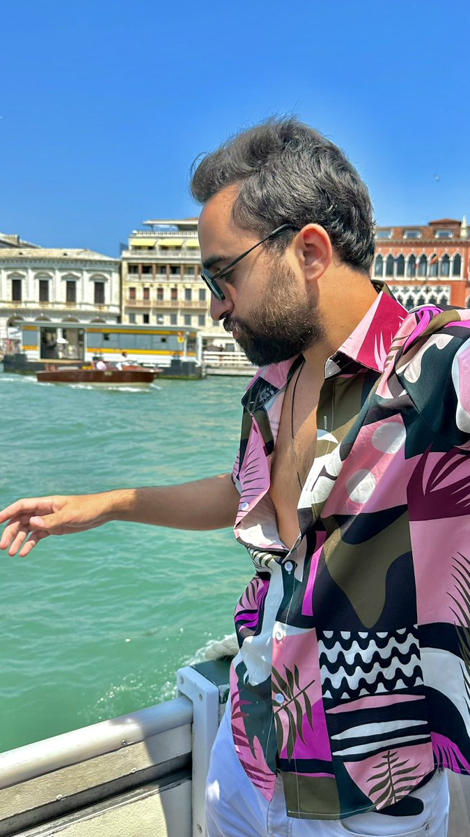 PatrickEliasLEB's tweet photo. Venice: Where Google Maps leaves you to navigate by instinct and sheer wanderlust 🧜🏻‍♂️ https://t.co/UN2QzEO95F