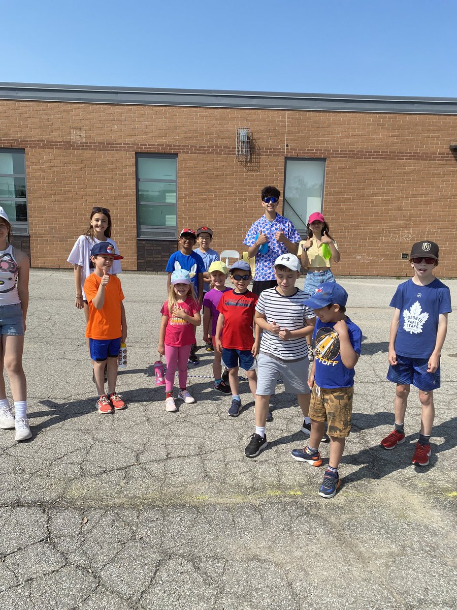CMartyrsHCDSB's tweet image. Perfect weather for @CMartyrsHCDSB Play Day!!! 🙌🏽 What a GREAT way to celebrate an AWESOME School Year!!!🥰❤️ #Belonging #Community  @HCDSB #AlmostSummer