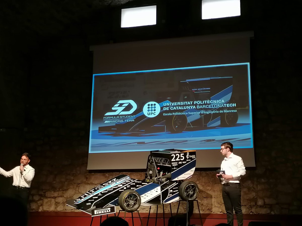 EICCatCentral's tweet image. Orgullosos de seguir al vostre costat en la presentació del 7è cotxe de l&apos;equip @Dynamics_UPC de la @upcmanresa. @Enginyeria