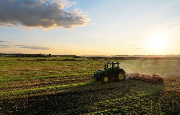 AmerFoundrySoc's tweet photo. 🚜🌽 Metalcasting helps farmers thrive! Nearly every piece of agricultural equipment contains highly engineered metal castings. #Ag #Farming #MetalcastersWeek https://t.co/YQUCBdTrb9