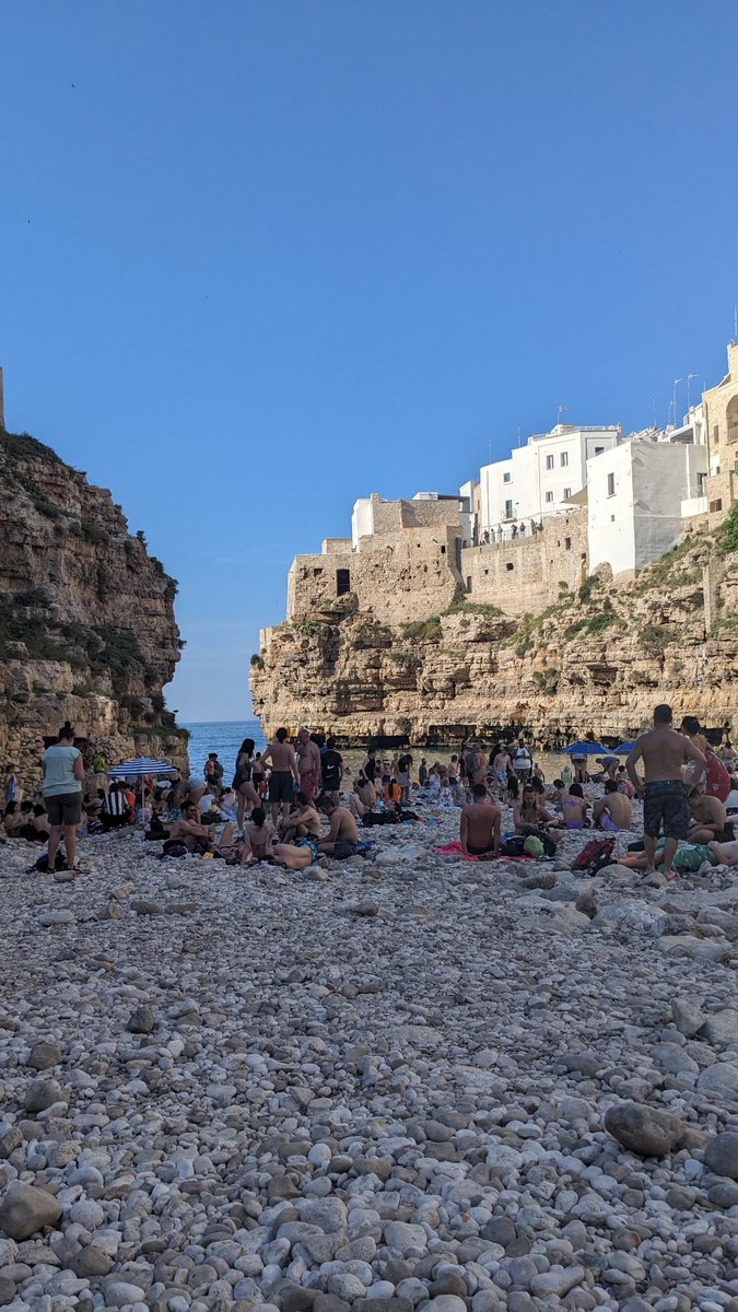 WalterOfficial's tweet image. Why do straight men insist on wearing regular underwear underneath their swim shorts?? #idontgetit