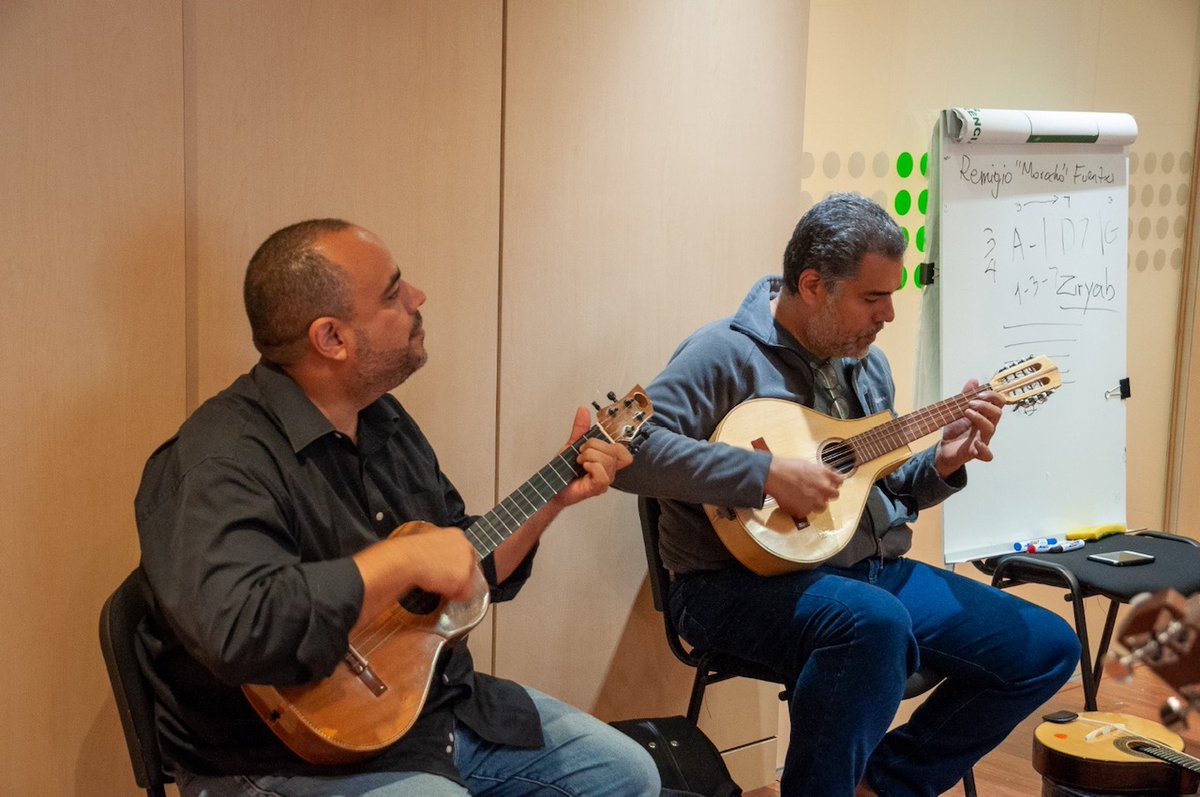 cdcvemadrid's tweet photo. Celebrando la semana de la música venezolana, se llevaron a cabo talleres de cuatro, mandolina y canto popular, dictados por los grandes músicos e intérpretes venezolanos: Iván Pérez Rossi, Francisco Pacheco, Luisana Pérez, Javier y Pedro Marín, GRACIAS. https://t.co/Lts5svIqfP