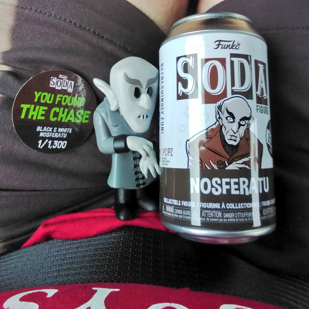 I'm in Canada right now and picked up a sealed #FunkoSoda and got a CHASE!!! 

#Canada #funko #funkofunatic #funkofamily #nerdsunite