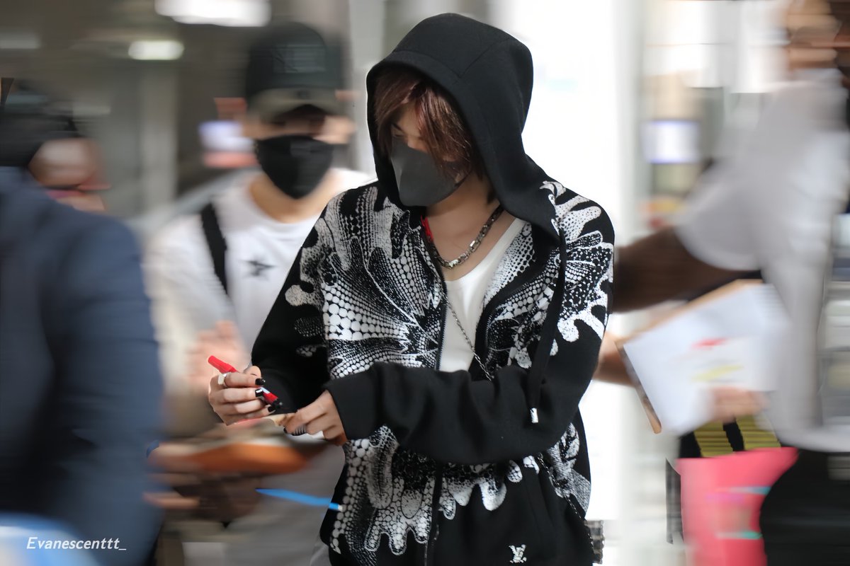 230619 PARIS CDG Arrived 🛬 BON VOYAGE A PARIS YUTA #YUTAtoLVPFW #LVMenSS24