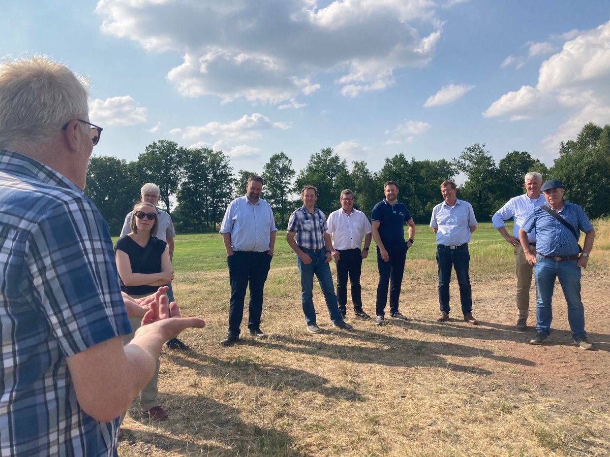 Heute mal wieder im #Blockland unterwegs - mit den sehr interessierten Mitgliedern des @Bauern_Verband - Umweltausschusses.

Vielen Dank für den Besuch!

#Kooperation #Landwirtschaft #Naturschutz