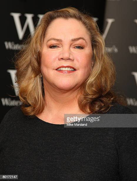 Happy Birthday to #KathleenTurner June 19,1954 #RomancingTheStone #MichaelDouglas  #TheWarOfTheRoses